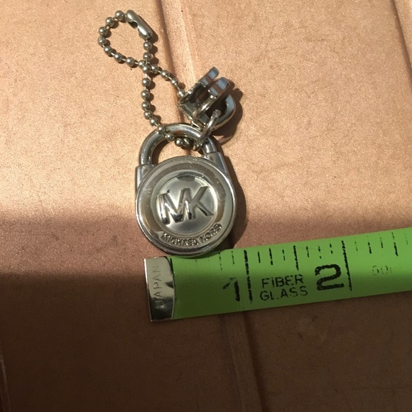 MICHAEL KORS Silver Tone Lock Charm Key Fob Keychain Bag Tag or Zipper Pull 1” - Picture 3 of 7